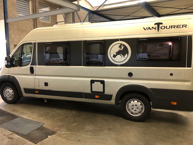 Knaus Van Tourer 630 Enkele bedden 07-2016 1e Eig 29565km