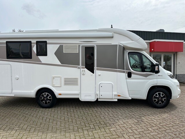 Mc Louis Carat 479 Queensbed-Hefbed 07-2020 1e Eig 36711km Nieuwstaat